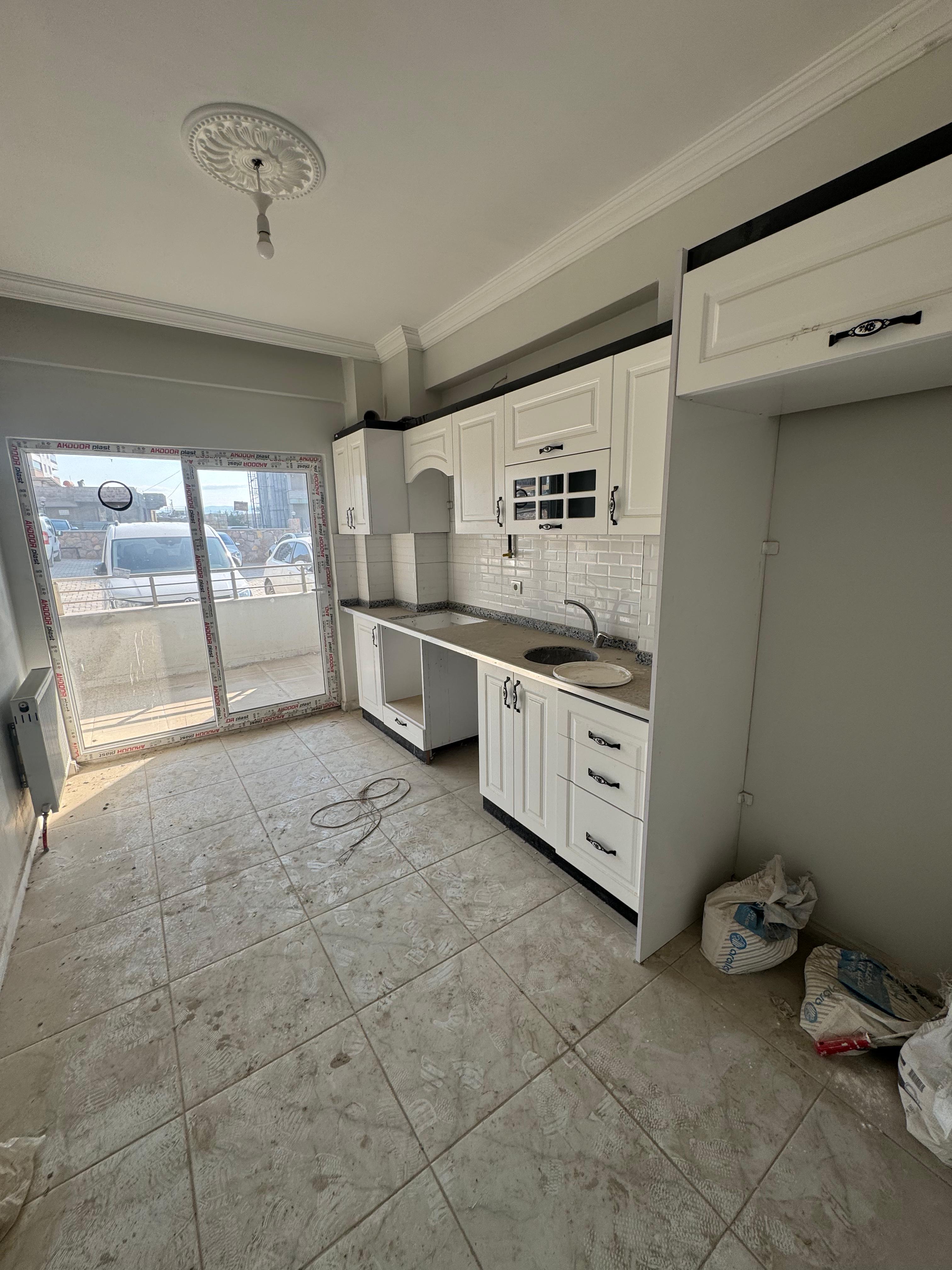 SATILIK 3+1 SİTE İÇERİSİNDE 9